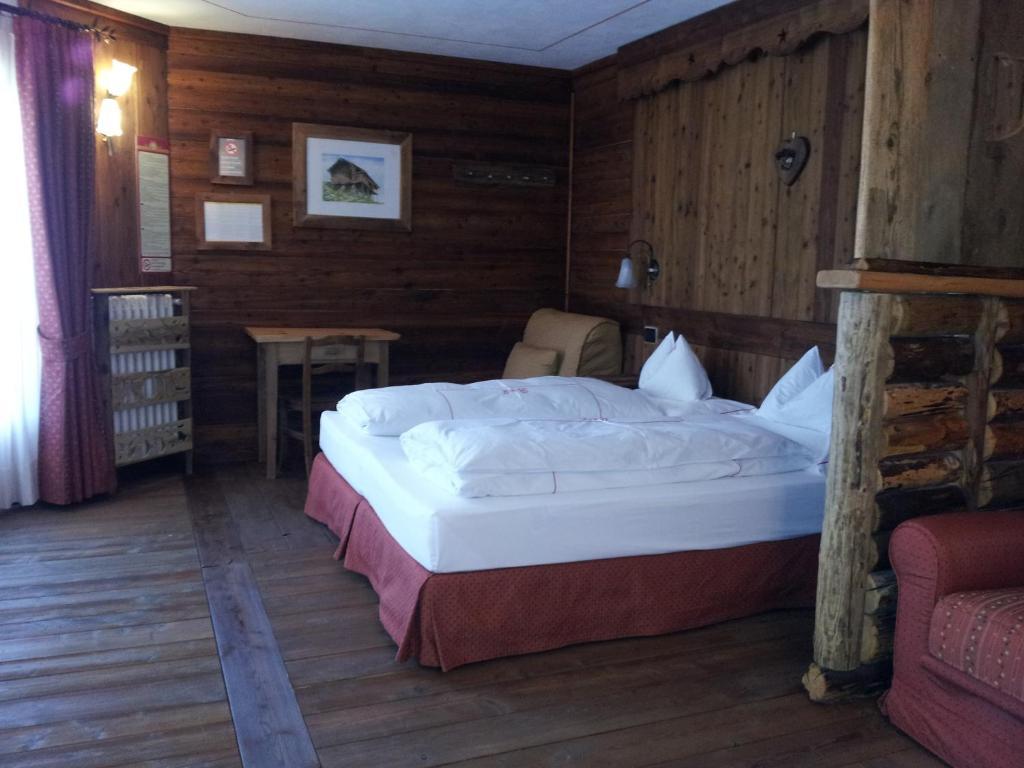 La Torretta Hotel Шаллан-Сент-Ансельм Экстерьер фото