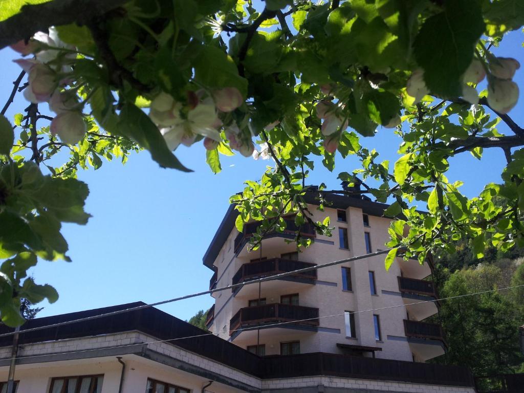 La Torretta Hotel Шаллан-Сент-Ансельм Экстерьер фото