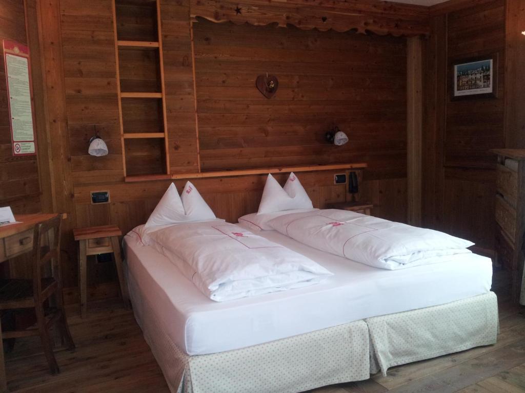 La Torretta Hotel Шаллан-Сент-Ансельм Экстерьер фото