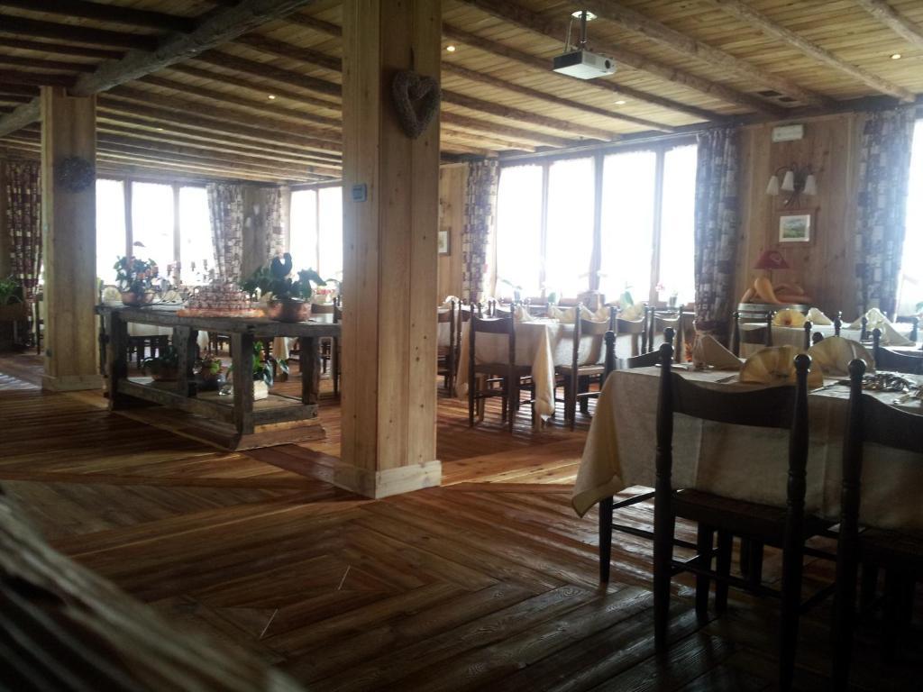 La Torretta Hotel Шаллан-Сент-Ансельм Экстерьер фото